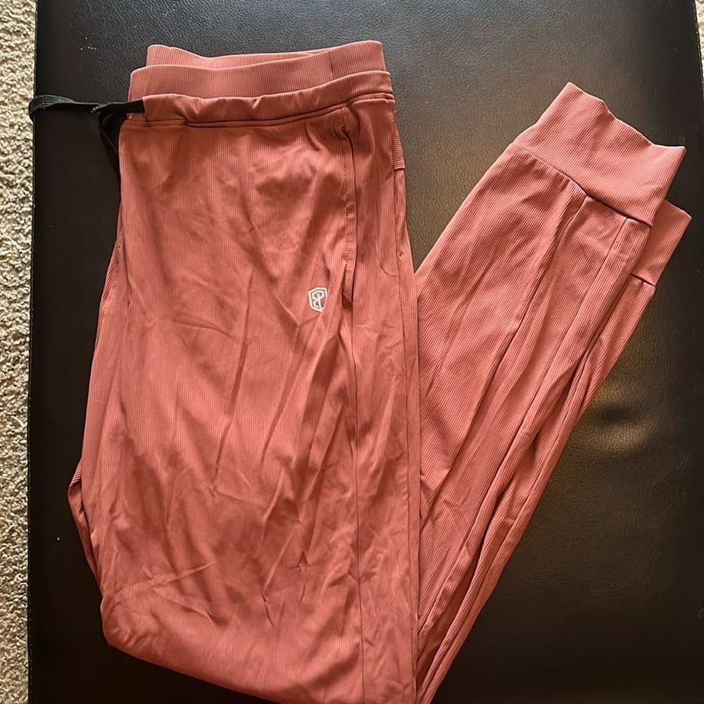 Born primitive joggers